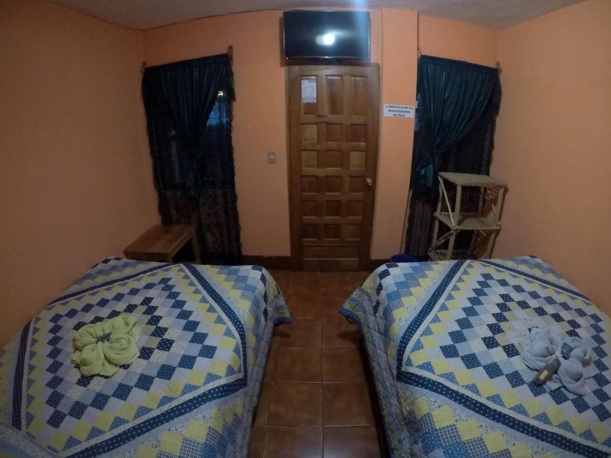 Hotel Encuentro Del Viajero Panajachel Exteriör bild