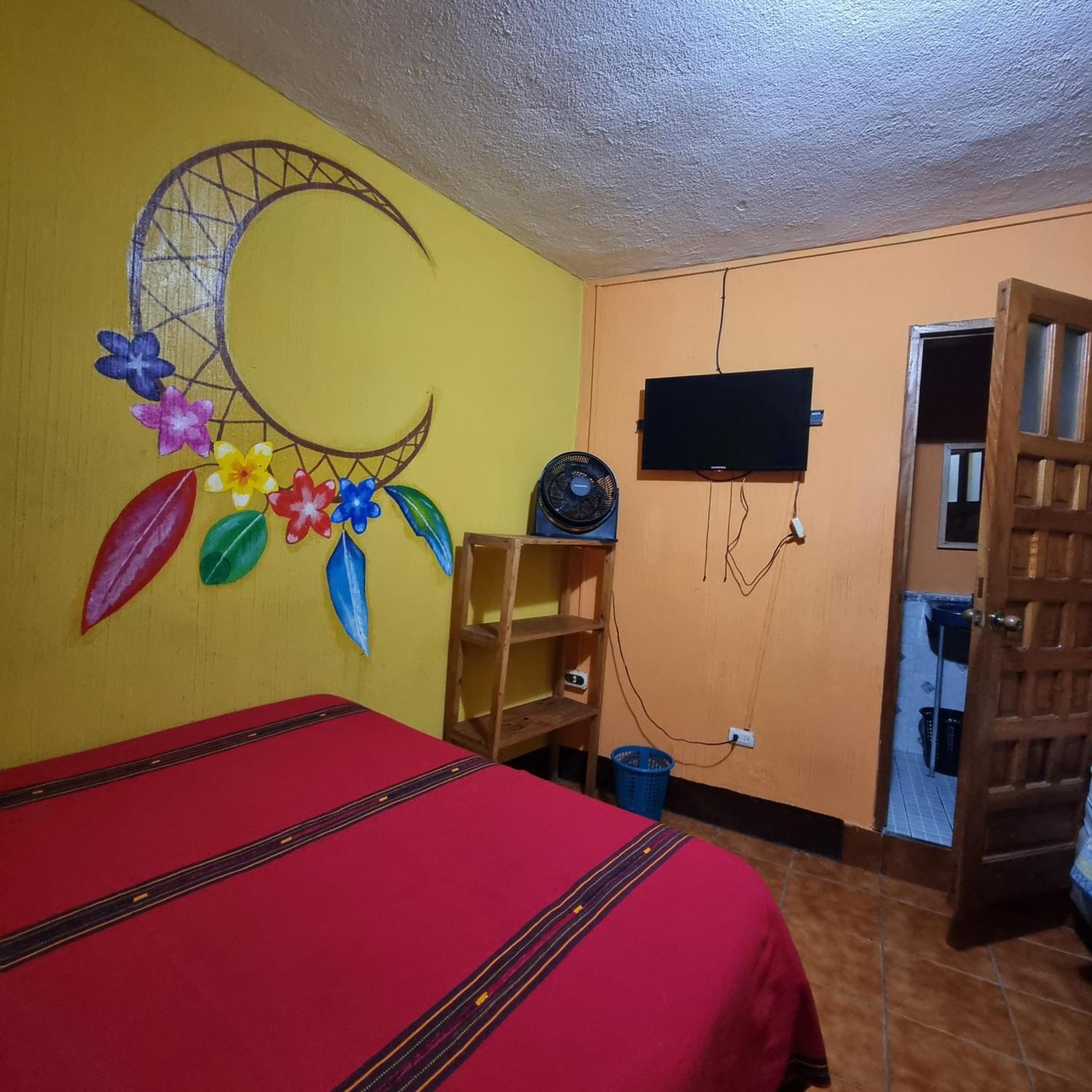 Hotel Encuentro Del Viajero Panajachel Exteriör bild
