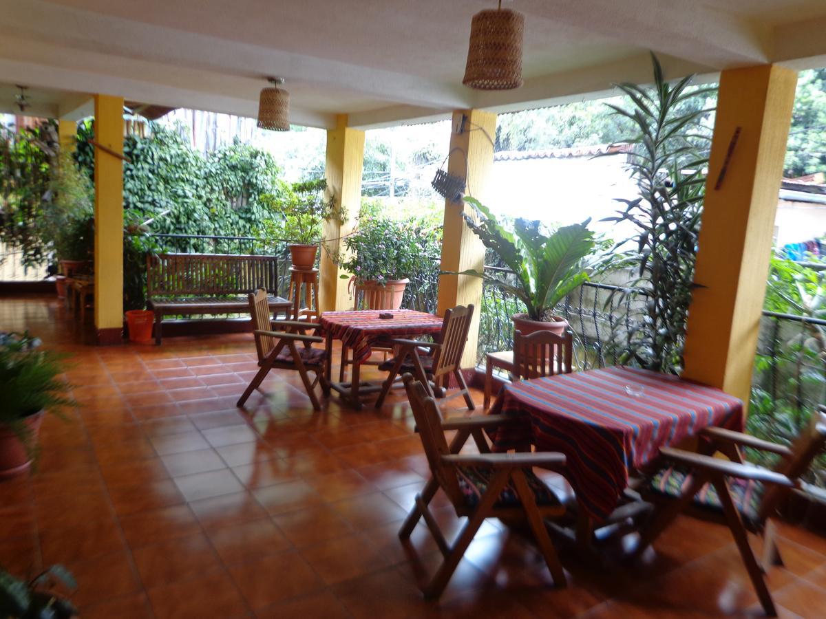 Hotel Encuentro Del Viajero Panajachel Exteriör bild