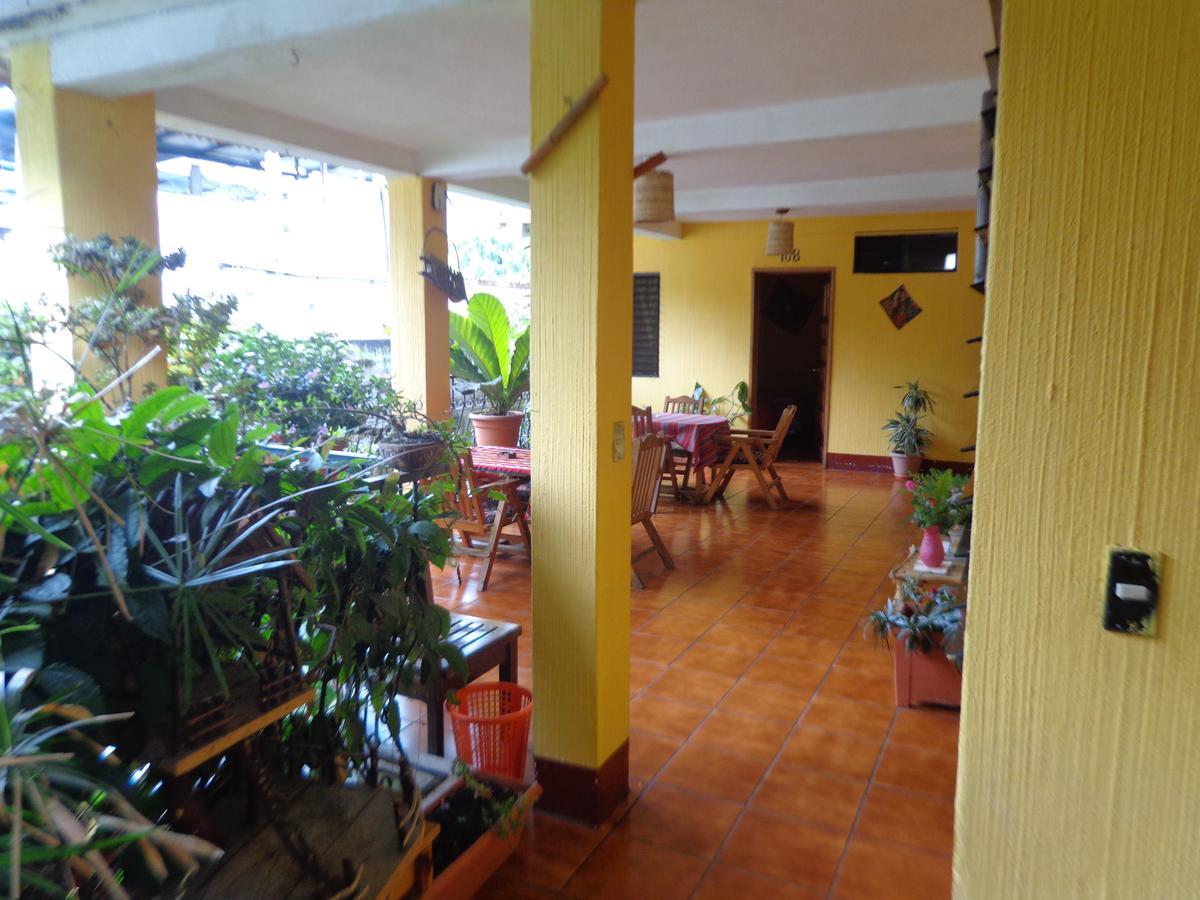 Hotel Encuentro Del Viajero Panajachel Exteriör bild