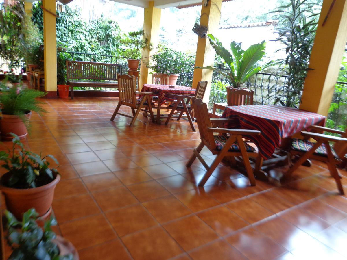 Hotel Encuentro Del Viajero Panajachel Exteriör bild