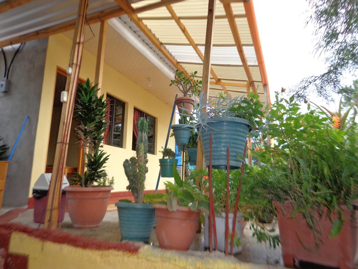 Hotel Encuentro Del Viajero Panajachel Exteriör bild