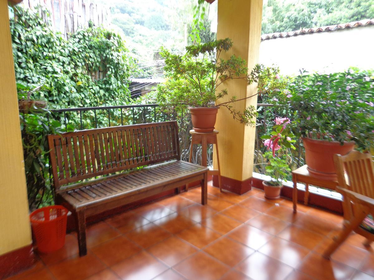 Hotel Encuentro Del Viajero Panajachel Exteriör bild