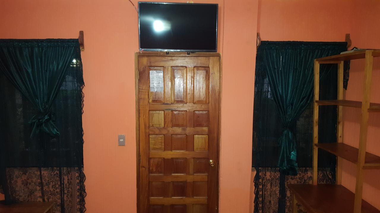 Hotel Encuentro Del Viajero Panajachel Exteriör bild