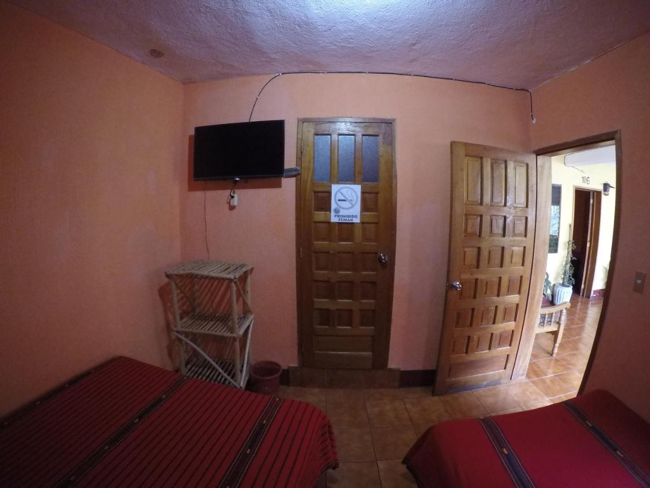 Hotel Encuentro Del Viajero Panajachel Exteriör bild