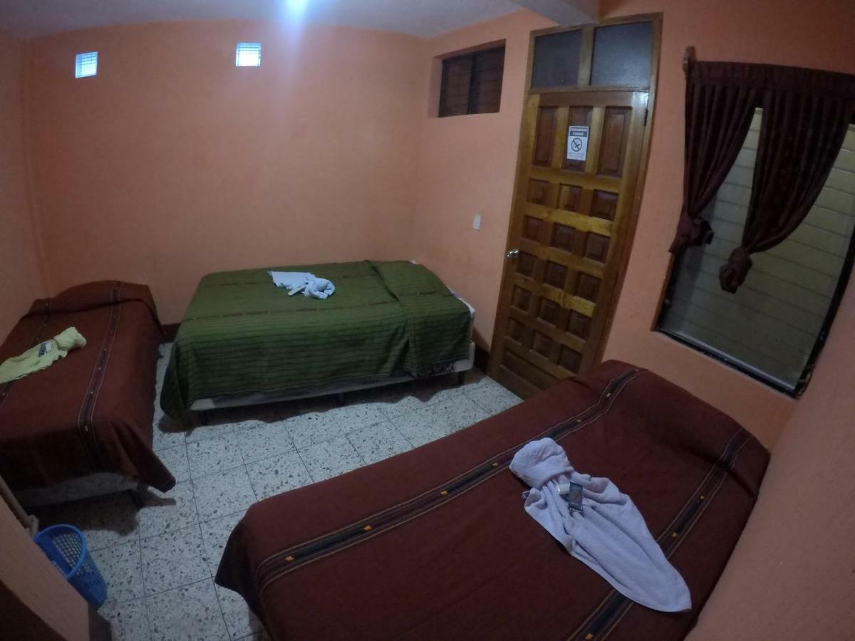 Hotel Encuentro Del Viajero Panajachel Exteriör bild