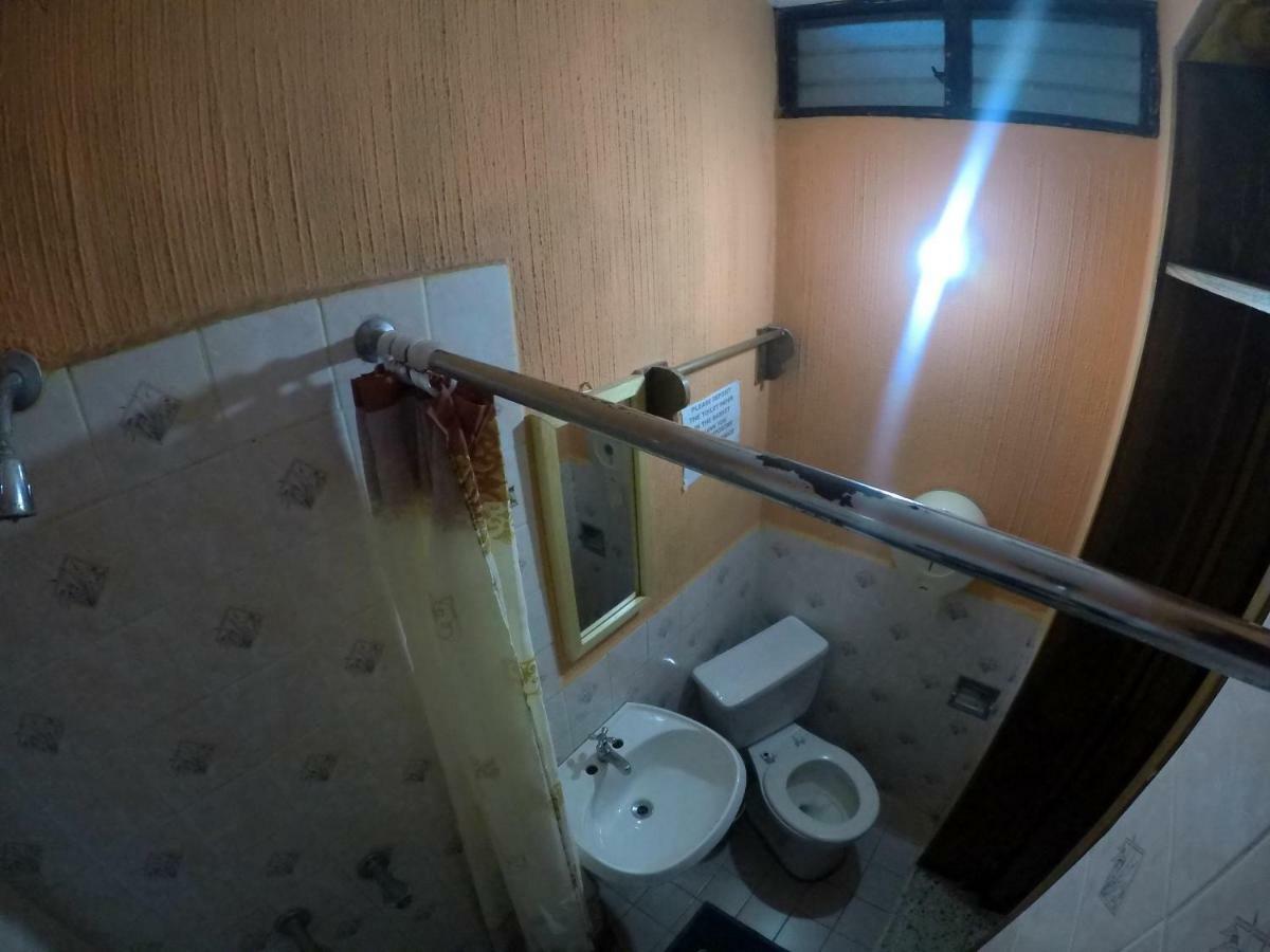 Hotel Encuentro Del Viajero Panajachel Exteriör bild