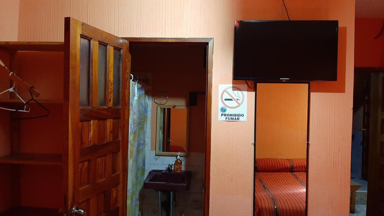 Hotel Encuentro Del Viajero Panajachel Exteriör bild
